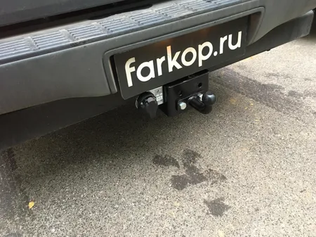 Фаркоп Лидер Плюс для Toyota Hilux 2010-2015 T114-FC в Владивосток