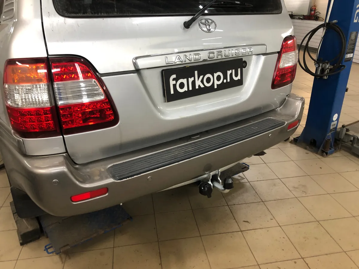 Фаркоп Galia для Toyota Land Cruiser J100 VX 1998-2008 T050A в Владивосток Фаркоп Galia для Toyota Land Cruiser J100 VX 1998-2008 T050A в Владивосток