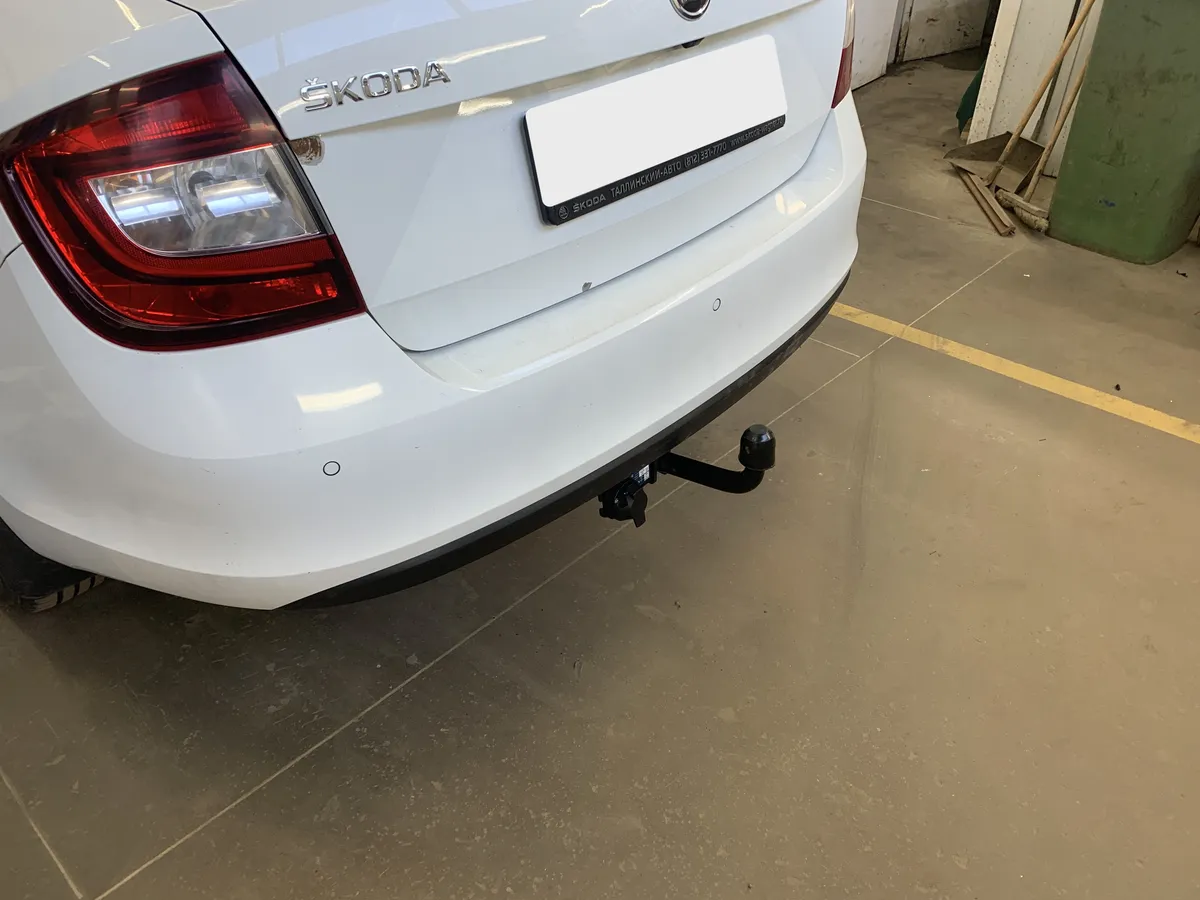 Фаркоп Berg для Skoda Rapid 2014-2020 F.5112.001 в Владивосток Фаркоп Berg для Skoda Rapid 2014-2020 F.5112.001 в Владивосток