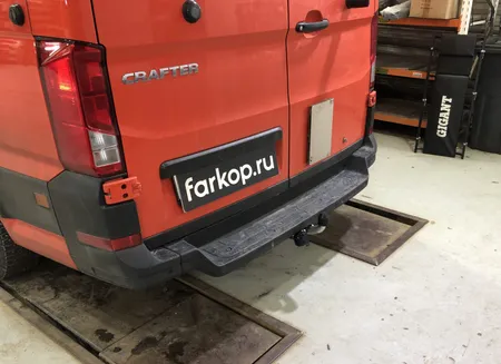 Фаркоп Galia для Volkswagen Crafter 2017-, (для а/м со ступенькой, одинарные колеса сзади)  V085A в Владивосток