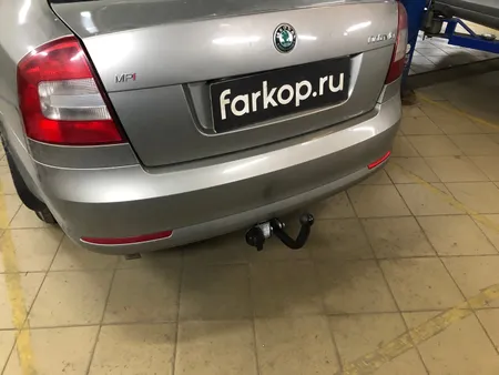 Фаркоп Лидер Плюс для Skoda Octavia 2008-2013 (только лифтбек) S106-A в Владивосток