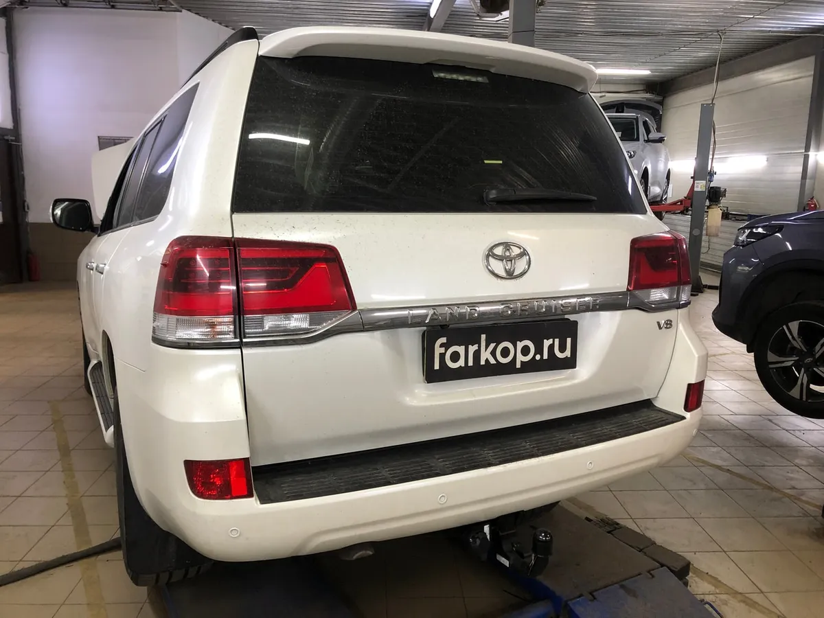Фаркоп Steinhof для Toyota Land Cruiser J200 2008- T-172 в Владивосток