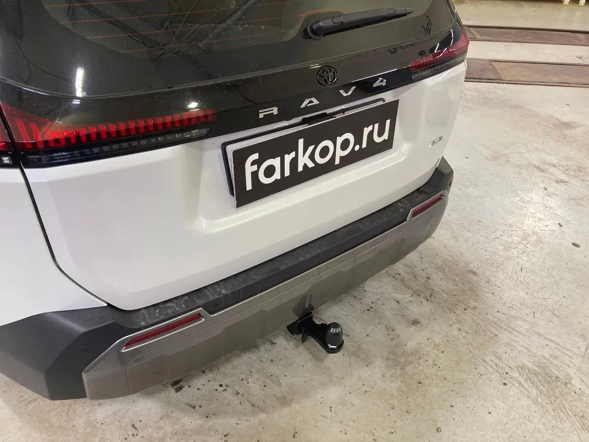 Фаркоп Berg для Toyota RAV4 2025- F.5717.002 в Владивосток Фаркоп Berg для Toyota RAV4 2025- F.5717.002 в Владивосток
