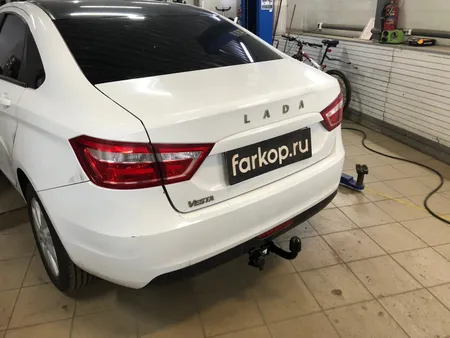Фаркоп Berg для Lada Vesta (вкл. Cross) 2015-2022 Арт. F.6012.003 F.6012.003 в Владивосток