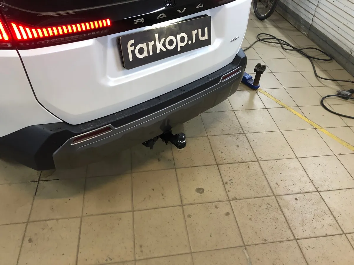 Фаркоп TowRus для Toyota RAV4 2025- 229420 в Владивосток Фаркоп TowRus для Toyota RAV4 2025- 229420 в Владивосток