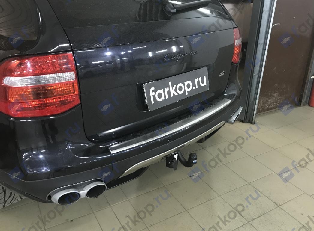 Установили фаркоп Oris для Porsche Cayenne 2006 г.